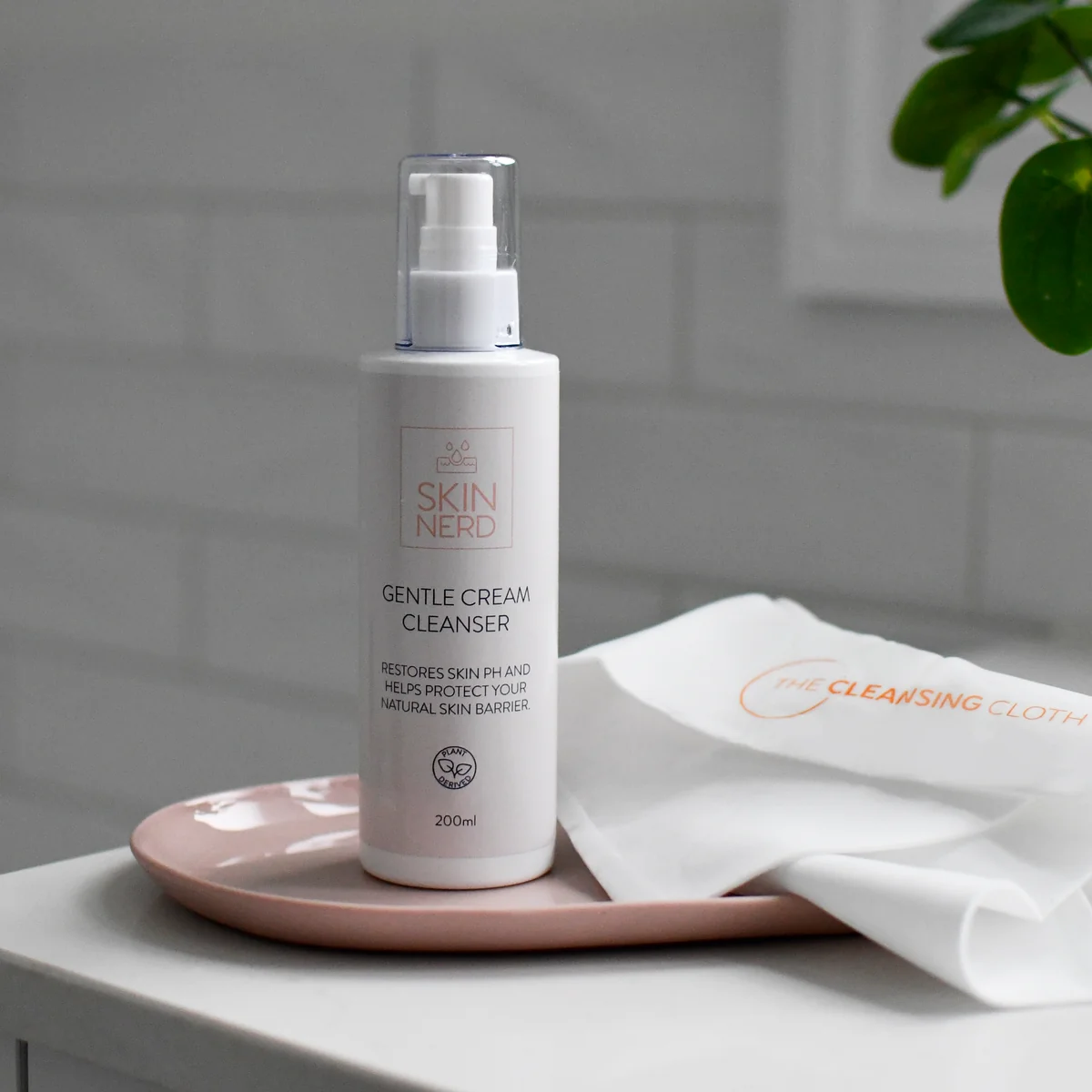 Medora Gentle Face Wash - Beige